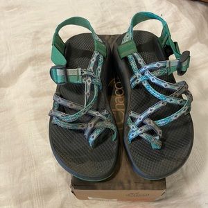 ZX2 classic size 8 chacos lightly worn marina mint